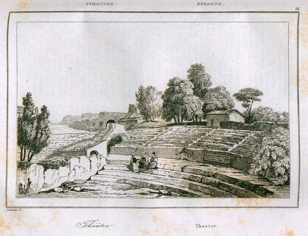 Gravur der Ruinen des römischen Amphitheaters in Syrakus mit Menschen auf den Stufen, umgeben von Bäumen, Häusern und Himmel, mit der Inschrift "Syrakus, Syrakus, Theater, Theater" unten.