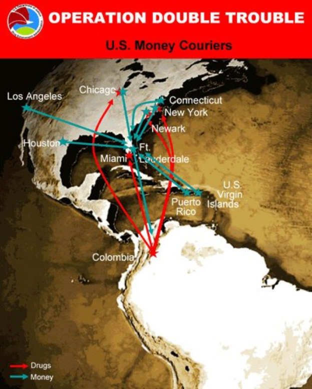 Plakat mit dem Titel "Operation Double Trouble: US-Geldkurier" mit einer US-Karte, die in zwei Abschnitte unterteilt ist, einer zeigt die Route der US-Geldkurier und der andere die Standorte der Carrier, mit fetter schwarzer Schrift auf einem weißen Rand.