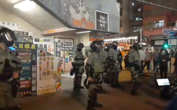 Nach 'Witz': Mann schlägt Polizisten ins Gesicht auf dem Mainzer Hauptbahnhof