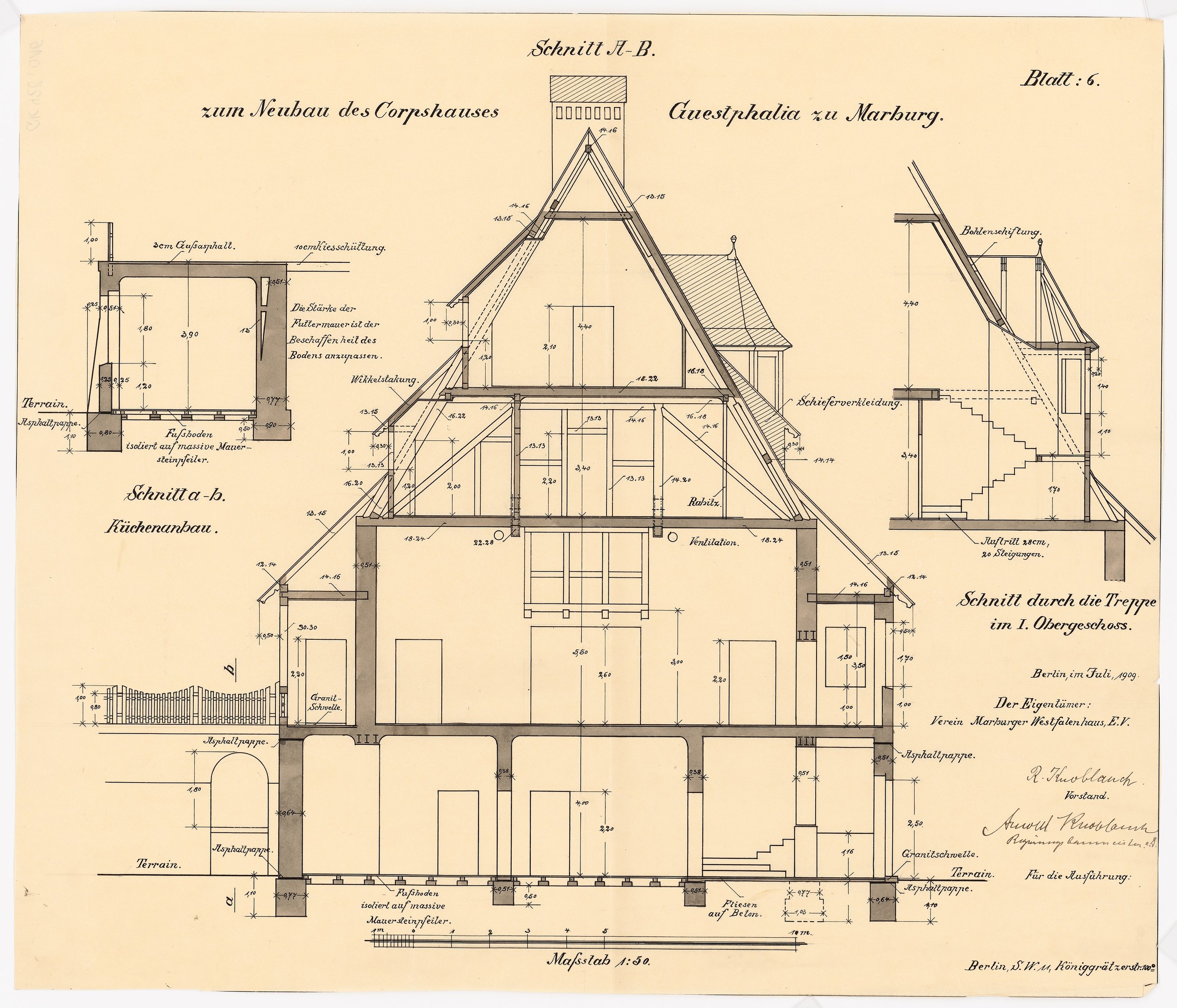 Schwarz-weißes Architekturzeichnung eines Hauses mit zahlreichen Fenstern und einem Dach, beschriftet als erstes Haus in Deutschland, begleitet von detaillierten Plänen und Text auf Papier.